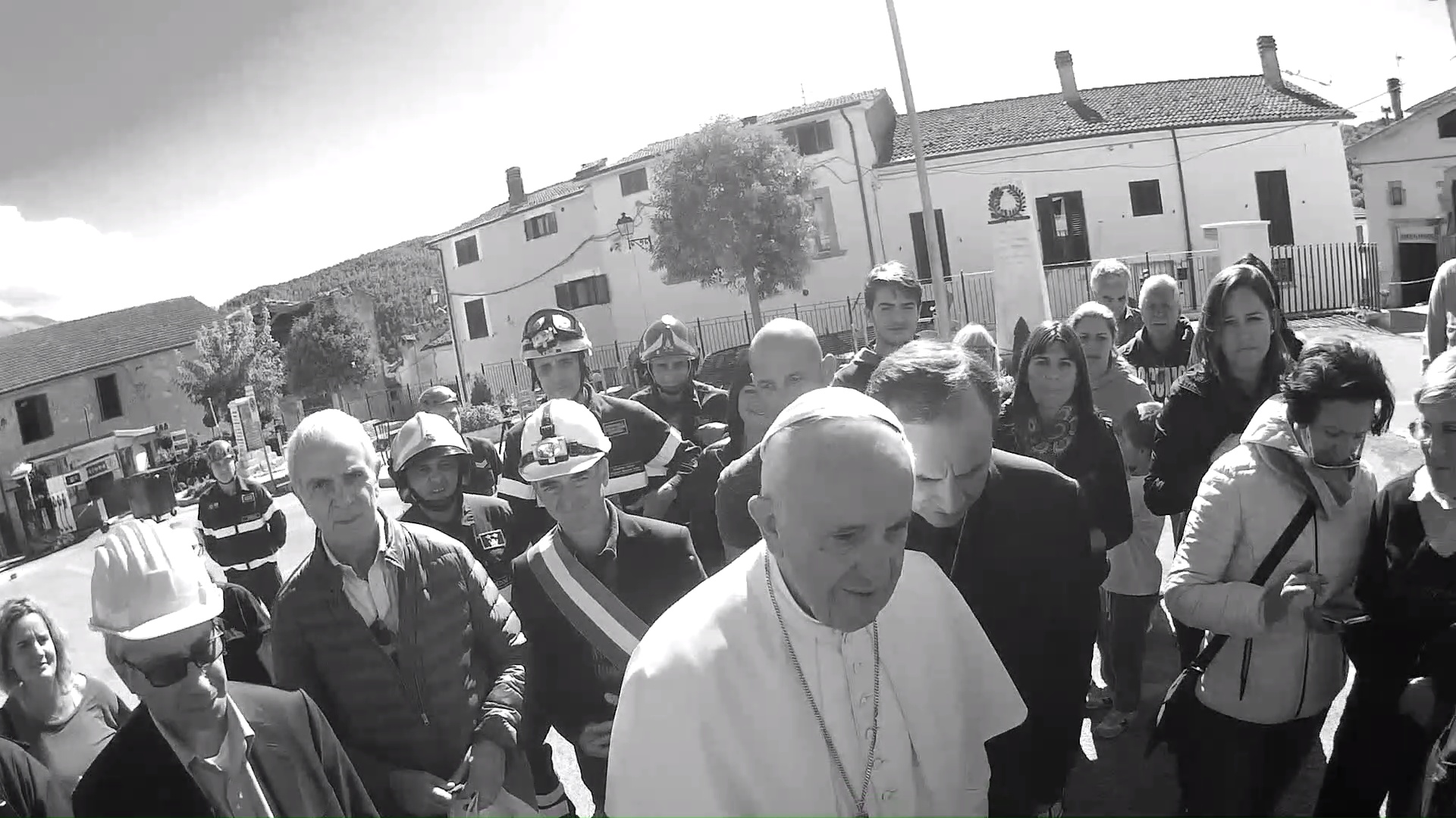 Visita di Papa Bergoglio in Piazza S. Francesco ad Accumoli